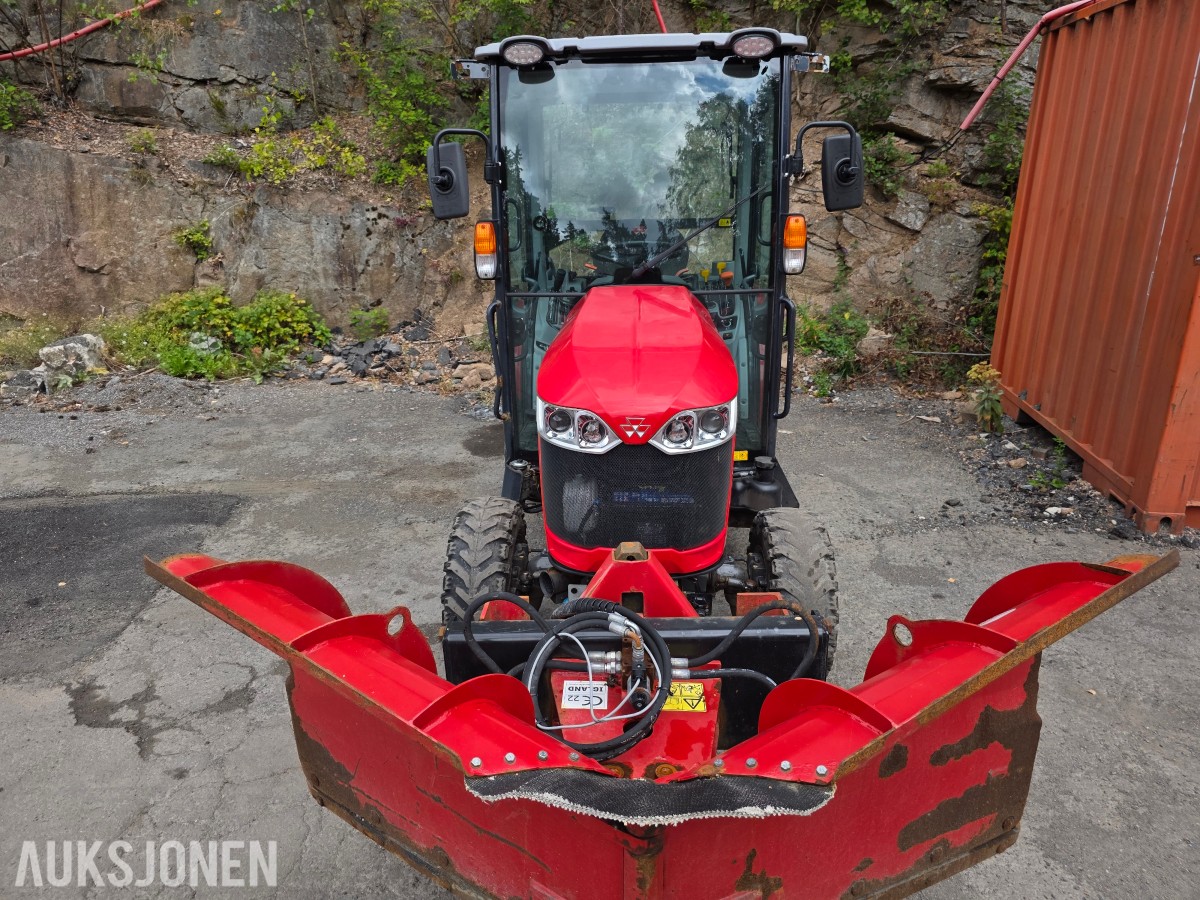 2022 Massey Ferguson 1740 M vinterrigget kompakttraktor