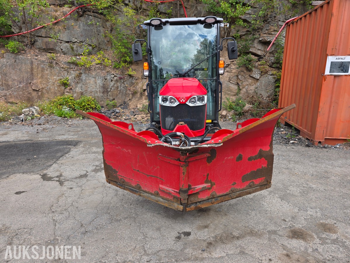 2022 Massey Ferguson 1740 M vinterrigget kompakttraktor
