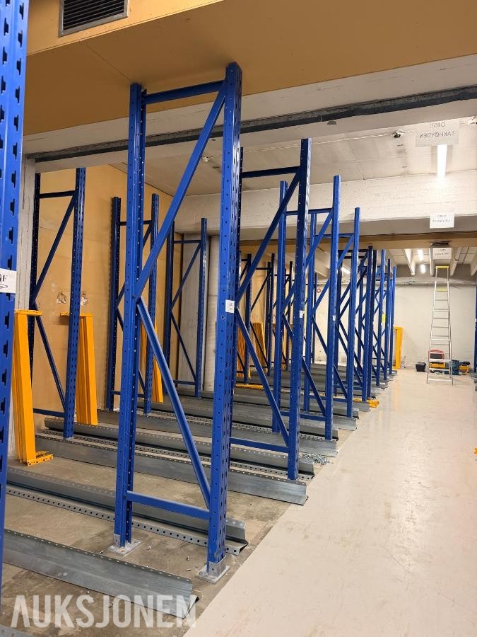 Provost Pallereoler - ca. 40 meter / 232 pallplasser