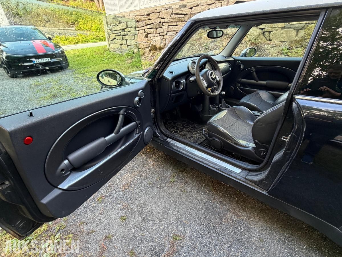 2003 Mini Cooper, 1.6-116 manuell – Rep.objekt / delebil, 211900km