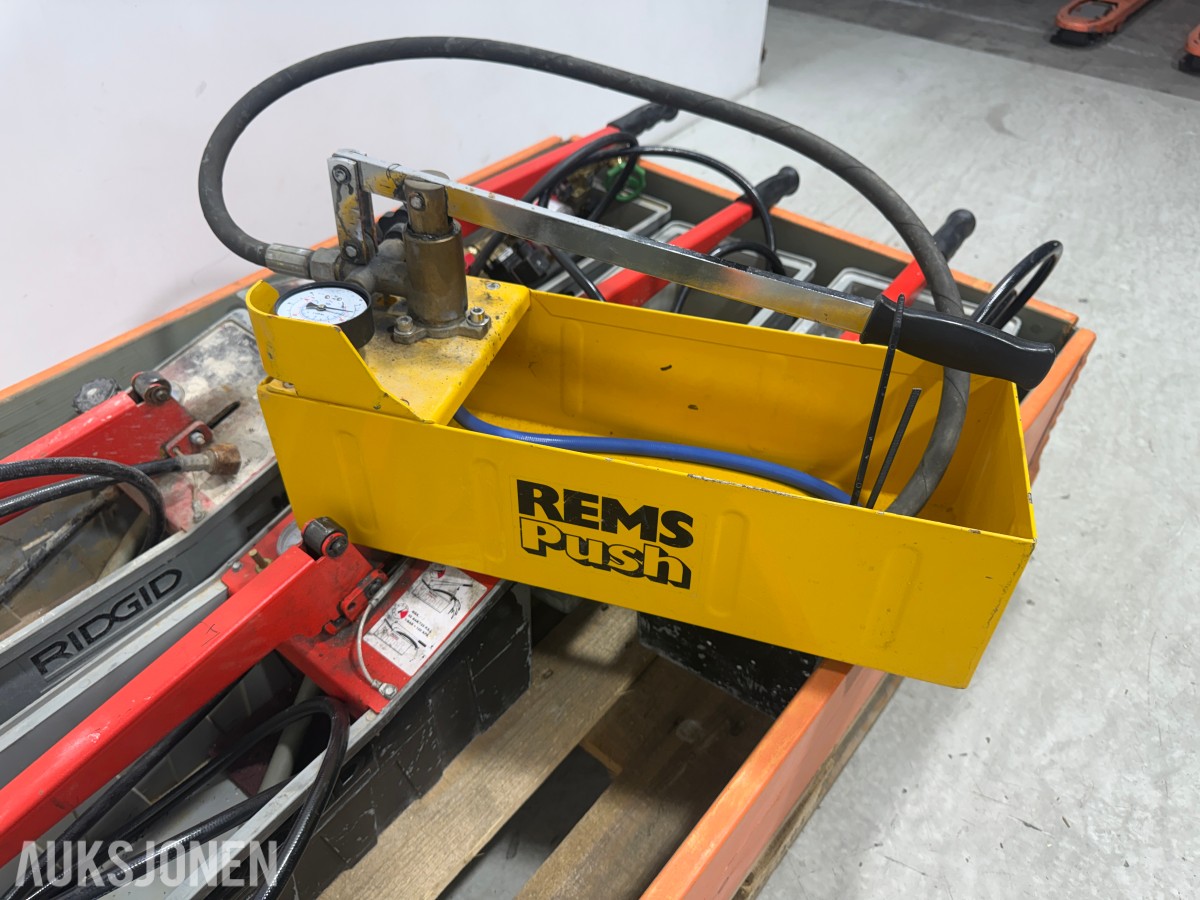 Parti med RIDGID 1450 og REMS Push trykkprøvepumper