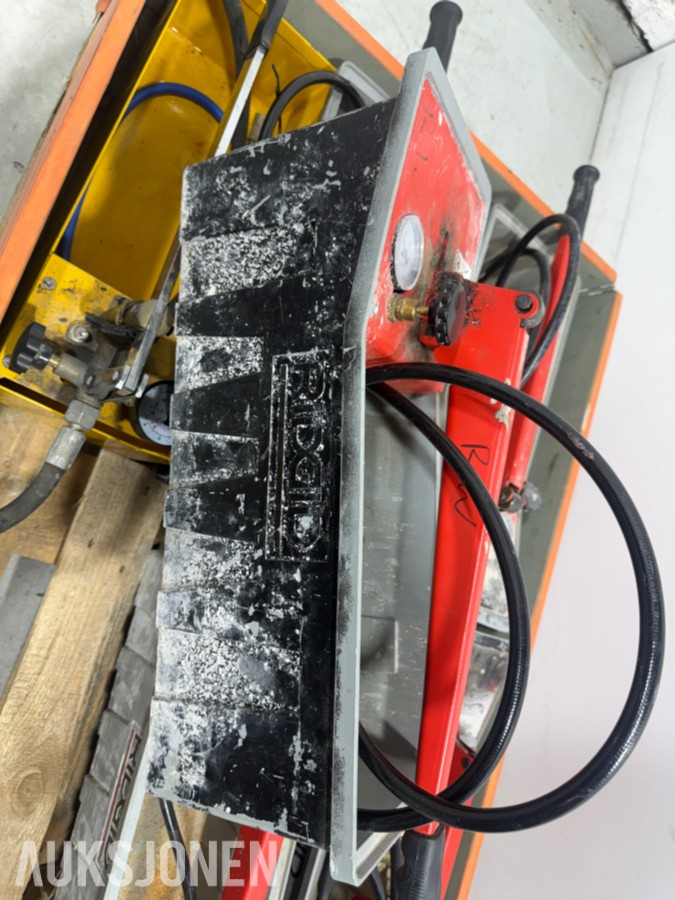 Parti med RIDGID 1450 og REMS Push trykkprøvepumper