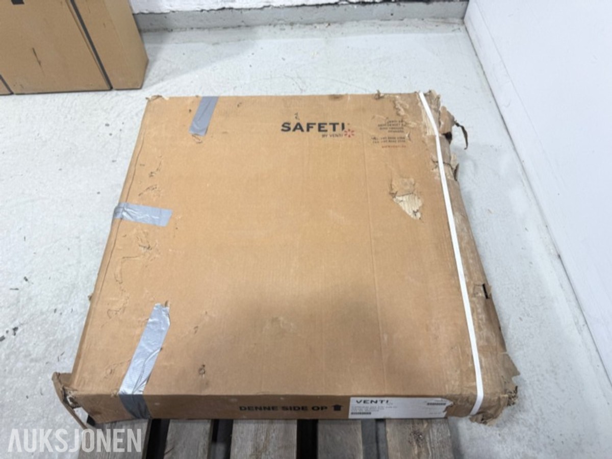 Parti med brannposter og slangetromler – Presto og Safeti by Venti