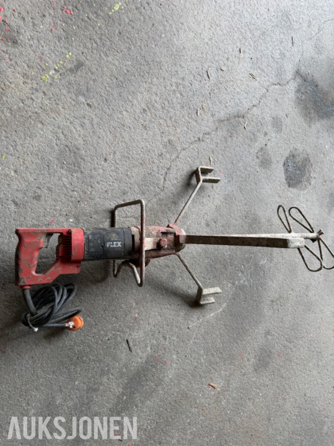 PARTI MED 7 STK TRYKKLUFTDREVNE SPIKERPISTOLER OG FLEX BLANDEMASKIN