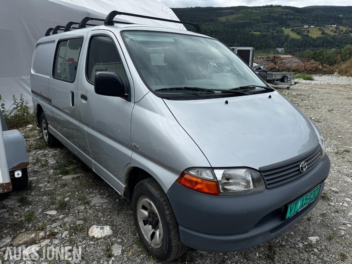 2006 Toyota HiAce 2.5-102 D 4WD INNREDNING HENGERFESTE