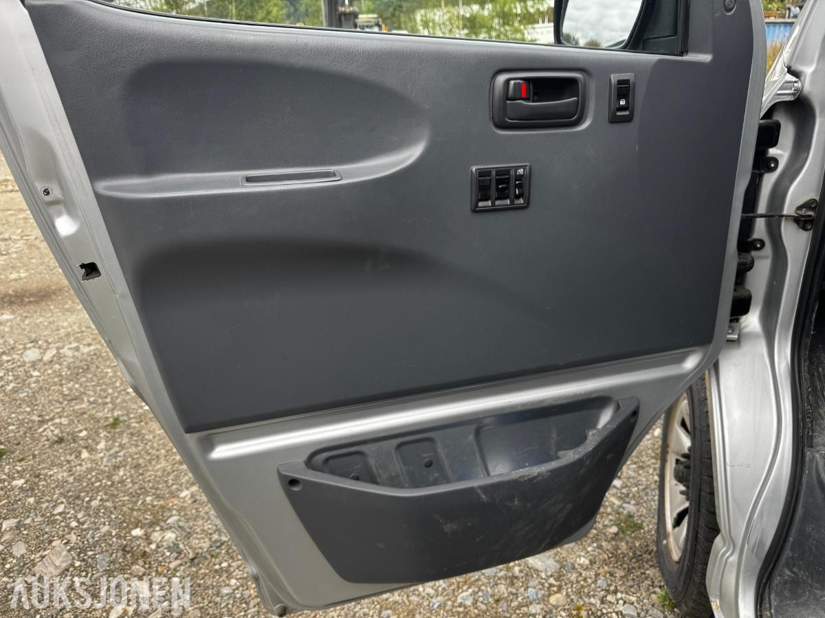 2006 Toyota HiAce 2.5-102 D 4WD INNREDNING HENGERFESTE