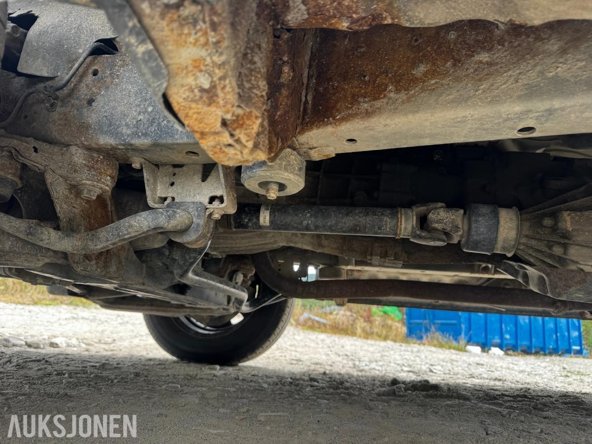 2006 Toyota HiAce 2.5-102 D 4WD INNREDNING HENGERFESTE