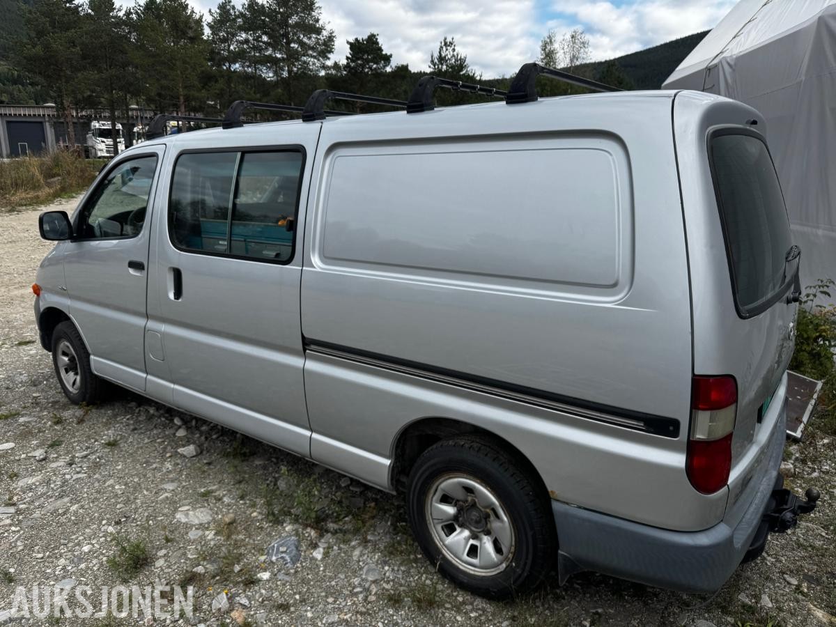 2006 Toyota HiAce 2.5-102 D 4WD INNREDNING HENGERFESTE