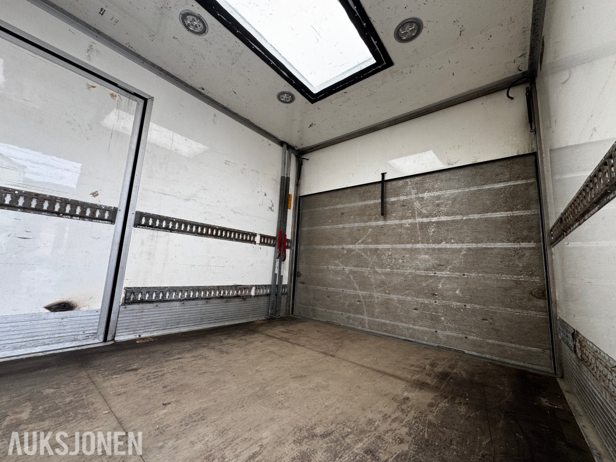 2012 MAN TGL 8.180 4X2BL skapbil med løftelem og sideåpning