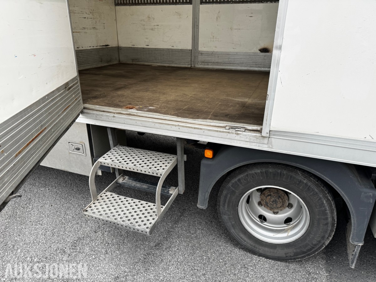 2012 MAN TGL 8.180 4X2BL skapbil med løftelem og sideåpning