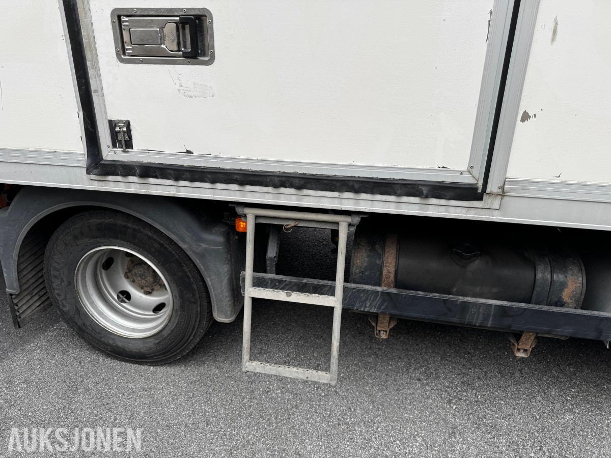 2012 MAN TGL 8.180 4X2BL skapbil med løftelem og sideåpning