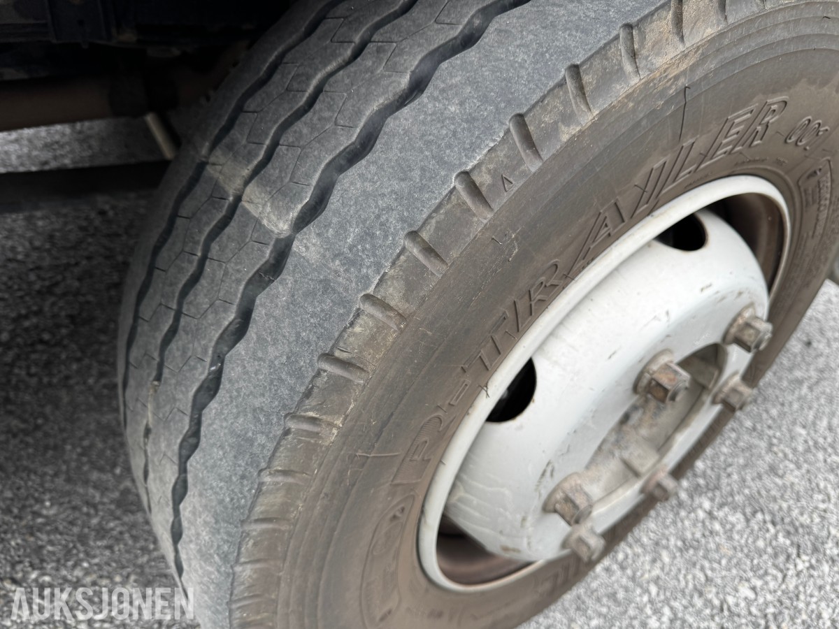 2012 MAN TGL 8.180 4X2BL skapbil med løftelem og sideåpning