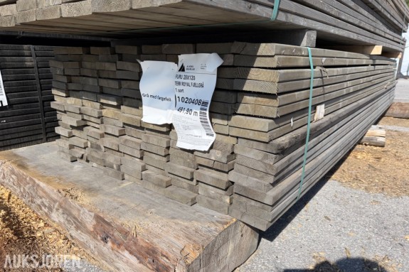 28 x 120 mm. Terrassebord m/fargefeil. 1 sort Furu