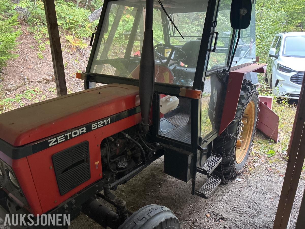 1992 Zetor 5211 traktor med fres og skjær