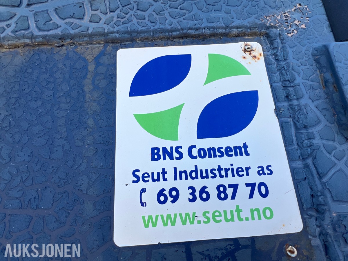 15 fot BNS 10-C13-LC sagcontainer med Ernex gjerdesag