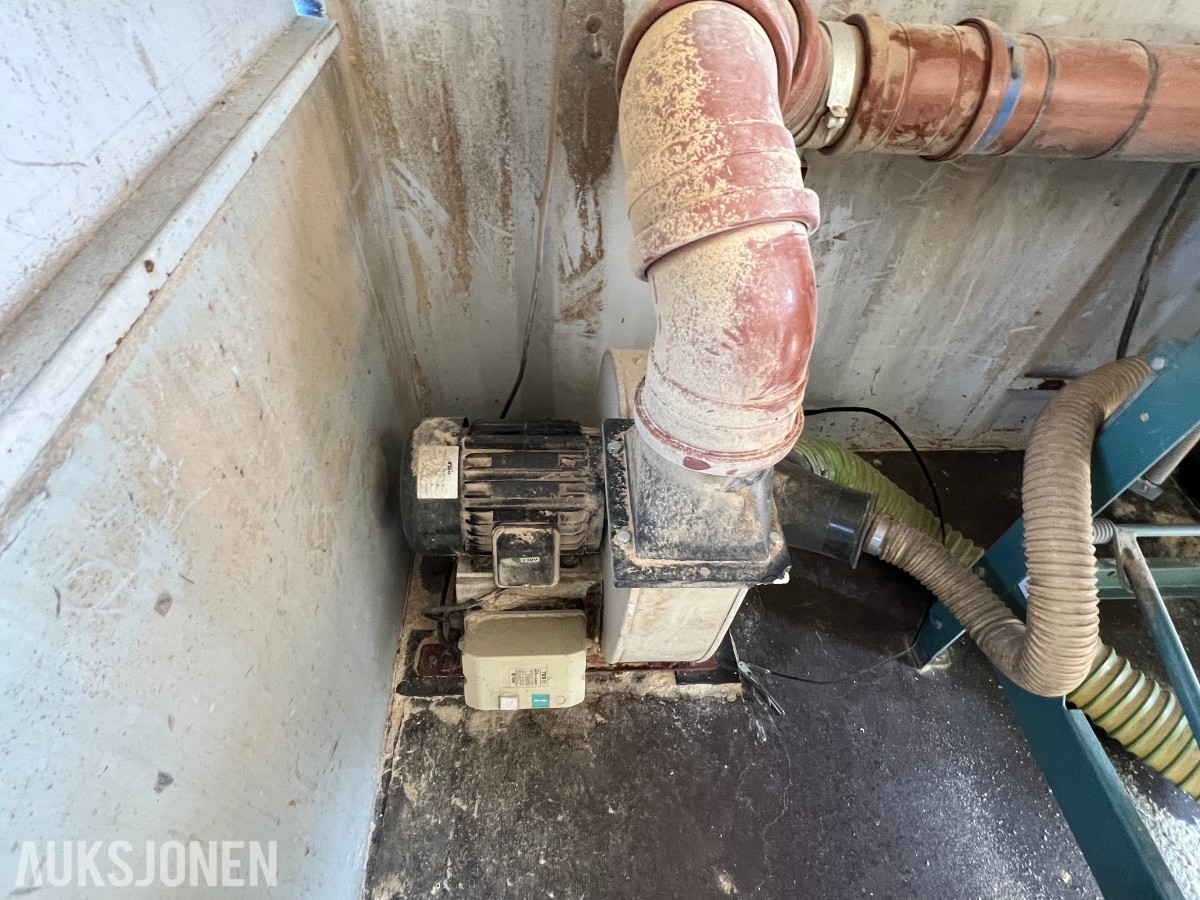 15 fot BNS 10-C13-LC sagcontainer med Ernex gjerdesag