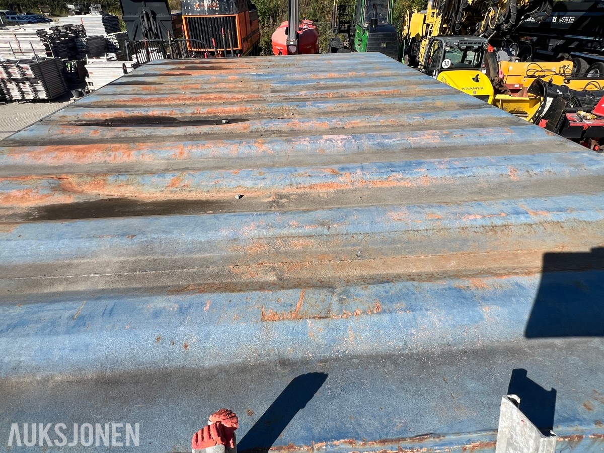 15 fot BNS 10-C13-LC sagcontainer med Ernex gjerdesag