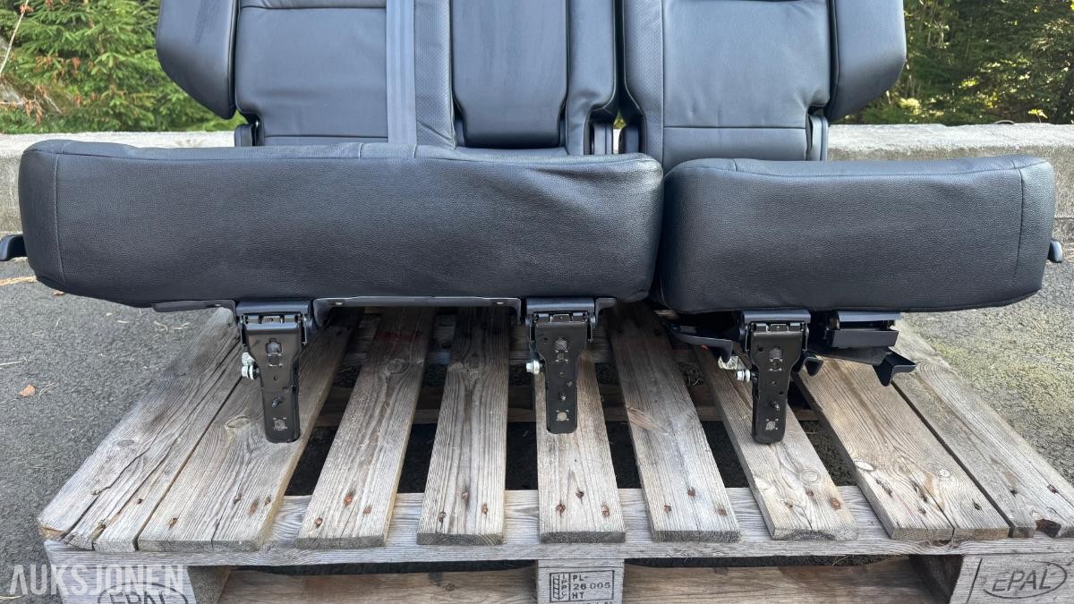 Mitsubishi Pajero ubrukte bakseter 3-seter og 2-seter (7-seters bil)