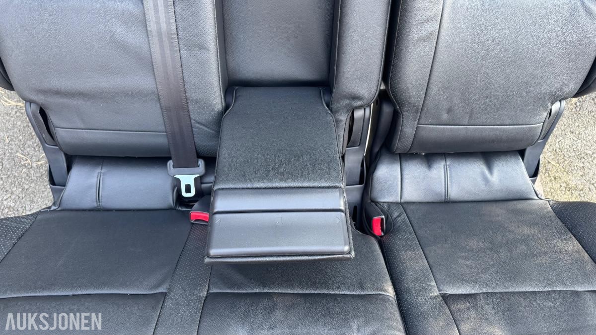 Mitsubishi Pajero ubrukte bakseter 3-seter og 2-seter (7-seters bil)