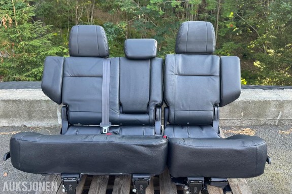 Mitsubishi Pajero ubrukte bakseter 3-seter og 2-seter (7-seters bil)