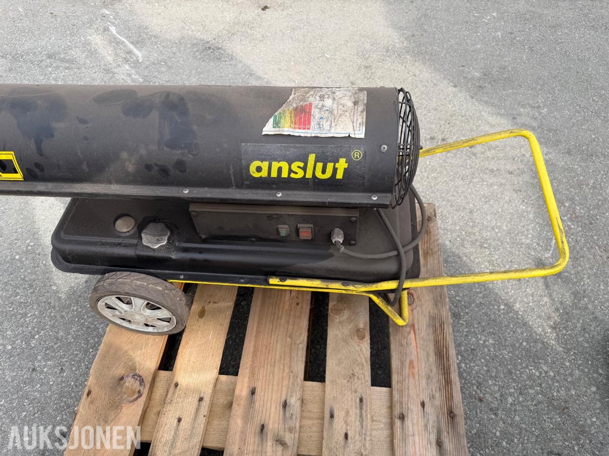 Anslut diesel-/parafinvarmer – byggvarmer på hjul