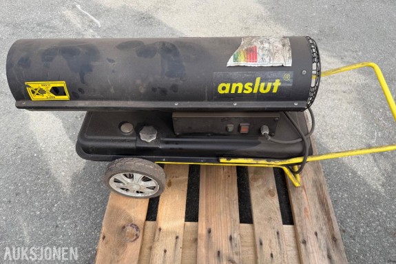 Anslut diesel-/parafinvarmer  – byggvarmer på hjul