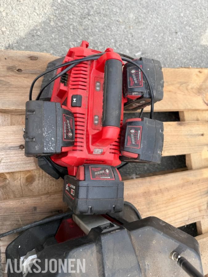 Milwaukee verktøypakke – M18 batterier, radio, vinkelsliper m.m. – deler/reparasjon