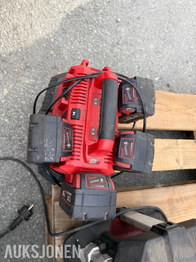 Milwaukee verktøypakke – M18 batterier, radio, vinkelsliper m.m. – deler/reparasjon