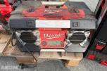 Milwaukee verktøypakke – M18 batterier, radio, vinkelsliper m.m. – deler/reparasjon