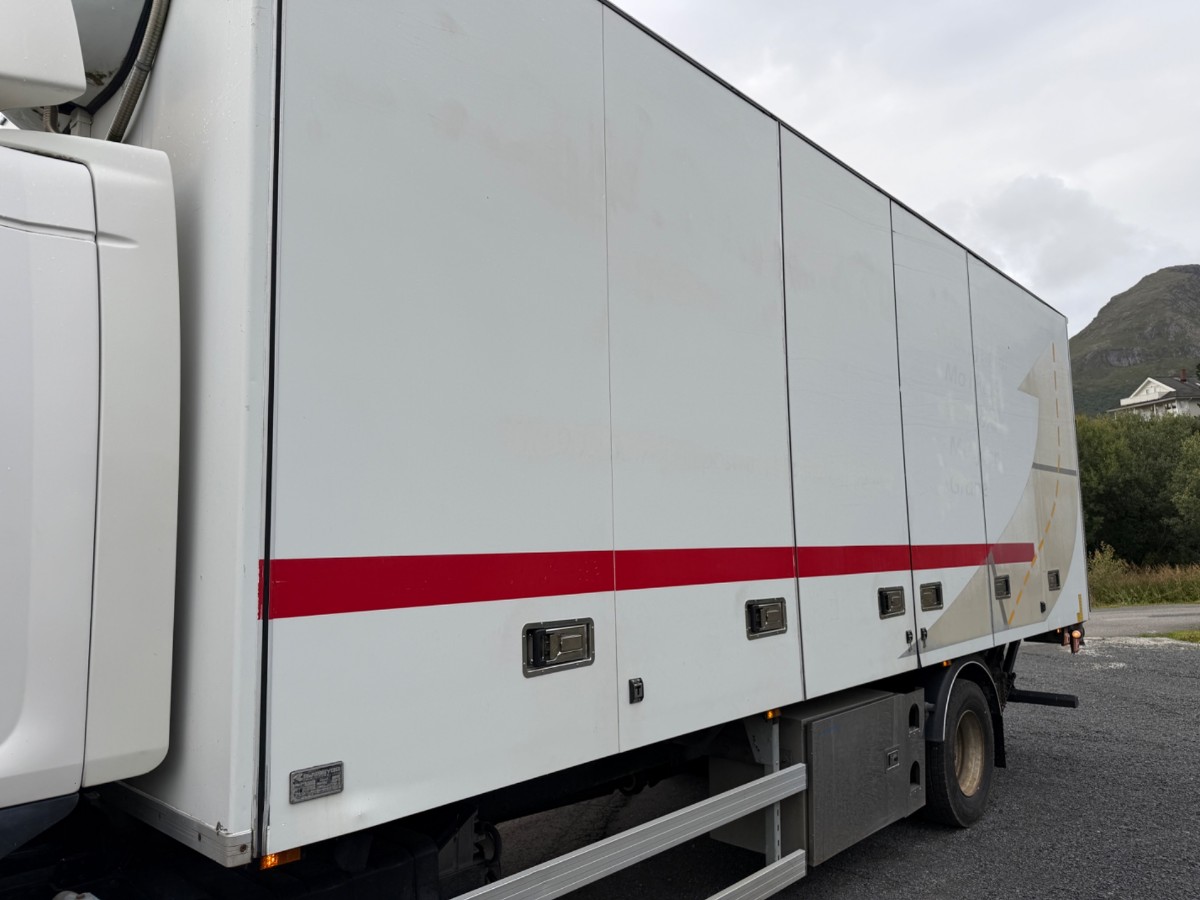2009 Volvo FL240 4x2 skapbil med sideåpning – EU-godkjent til 31/5-2027 – 2 sett hjul