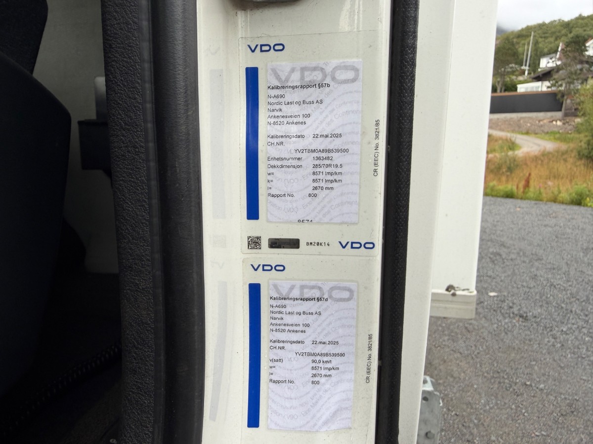 2009 Volvo FL240 4x2 skapbil med sideåpning – EU-godkjent til 31/5-2027 – 2 sett hjul
