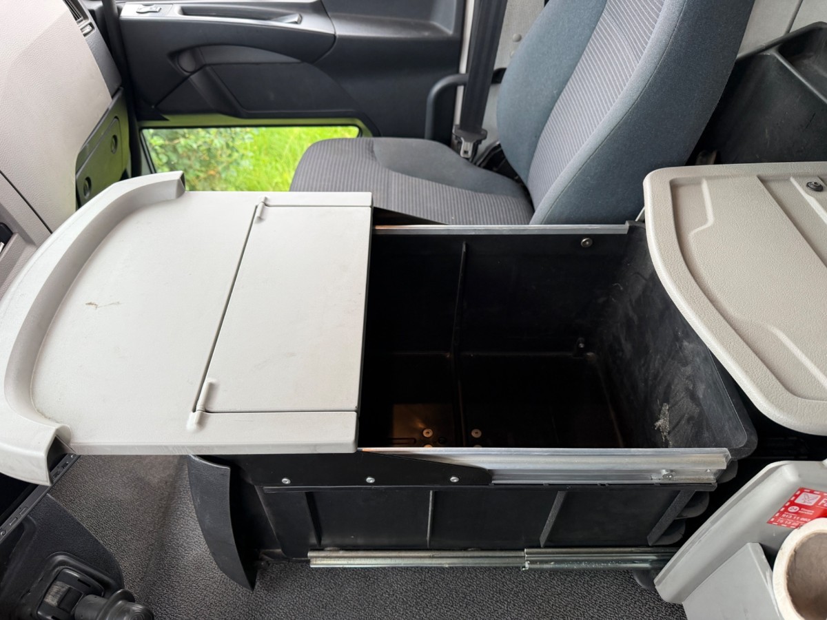2009 Volvo FL240 4x2 skapbil med sideåpning – EU-godkjent til 31/5-2027 – 2 sett hjul