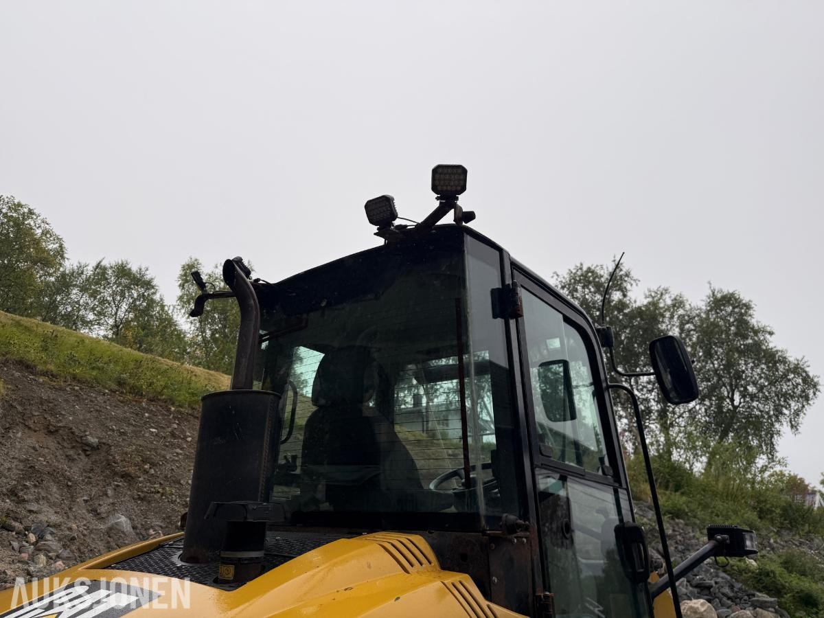 2012 CAT 908H hjullaster med ABL-skuff – 5288 timer