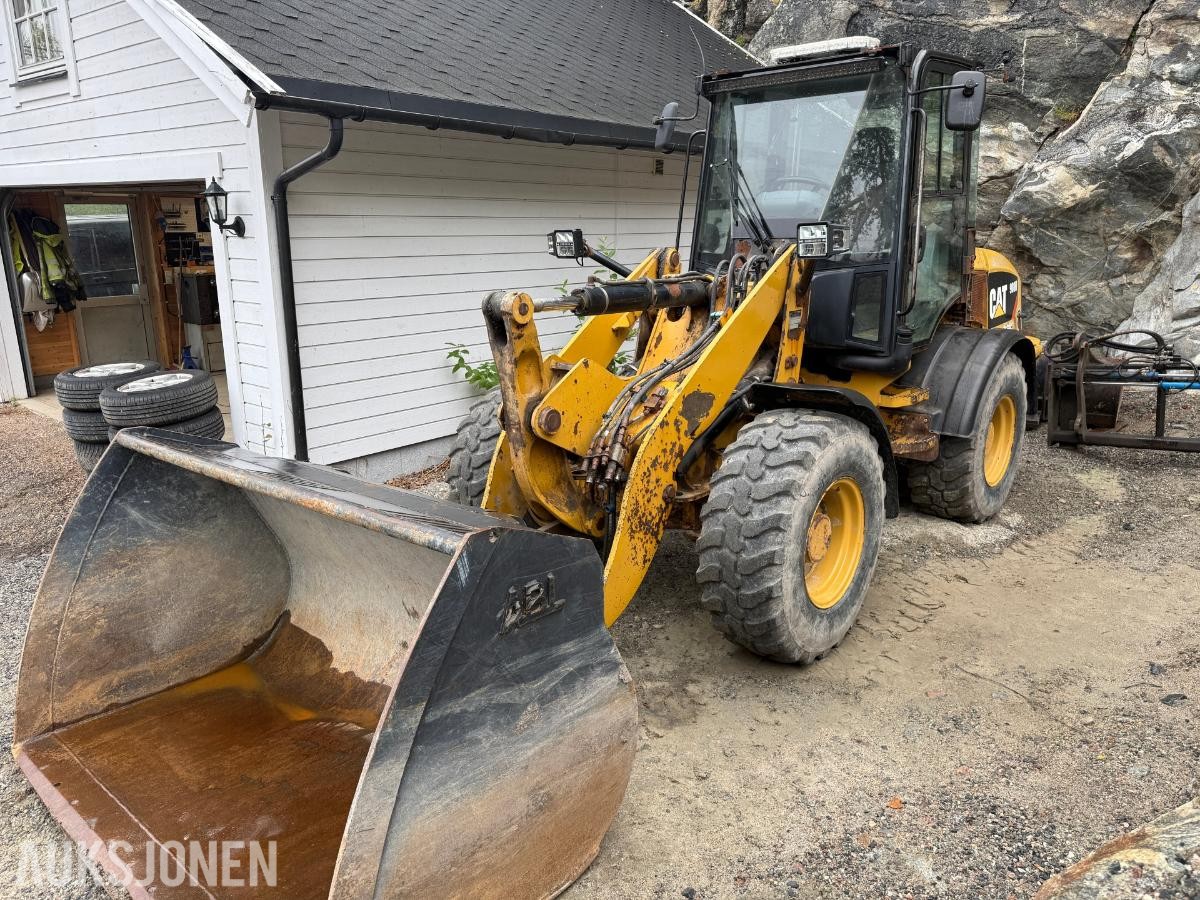 2012 CAT 908H hjullaster med ABL-skuff – 5288 timer