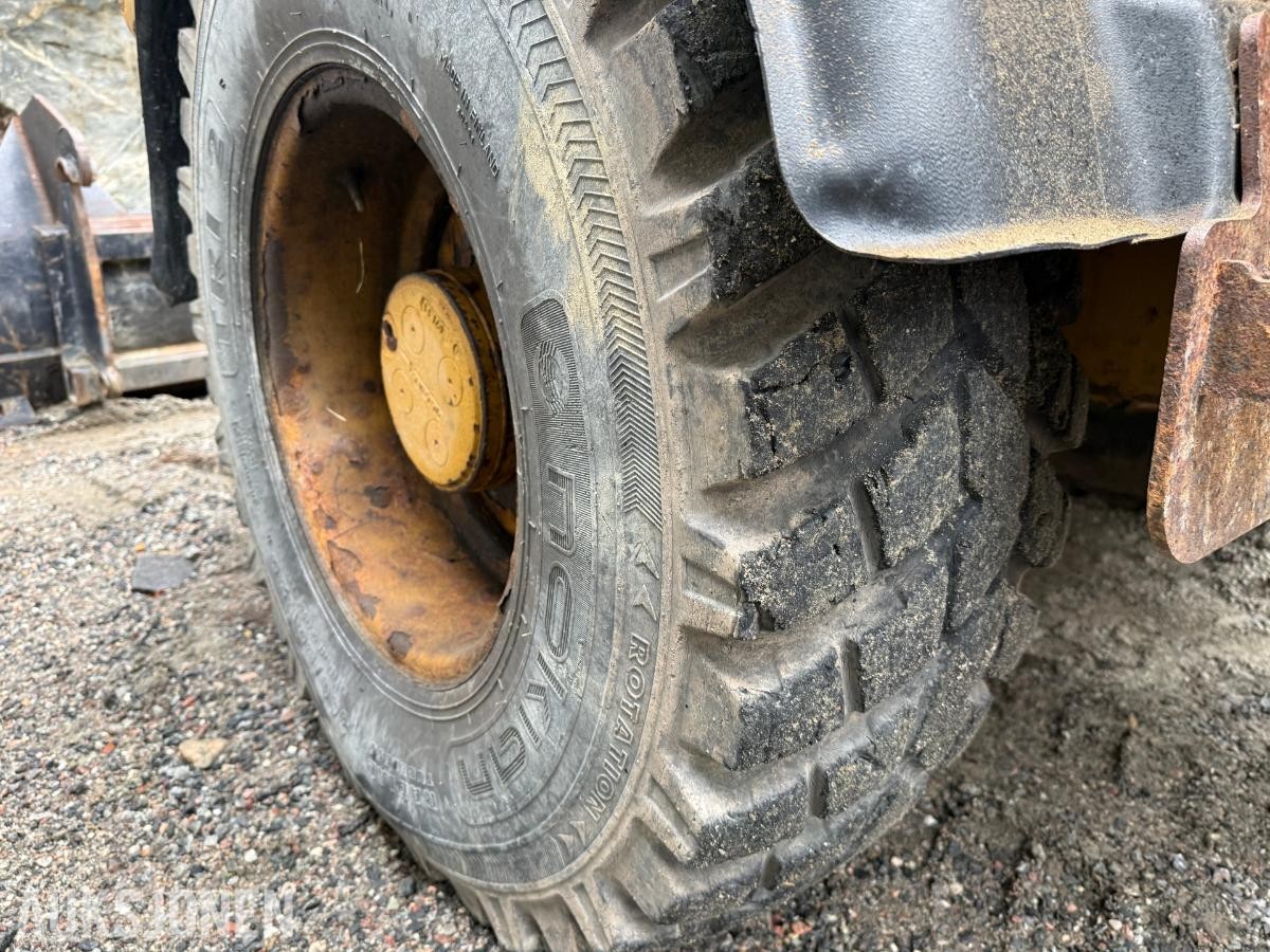 2012 CAT 908H hjullaster med ABL-skuff – 5288 timer