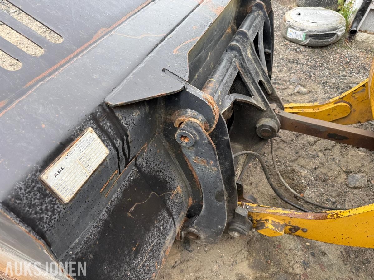 2012 CAT 908H hjullaster med ABL-skuff – 5288 timer