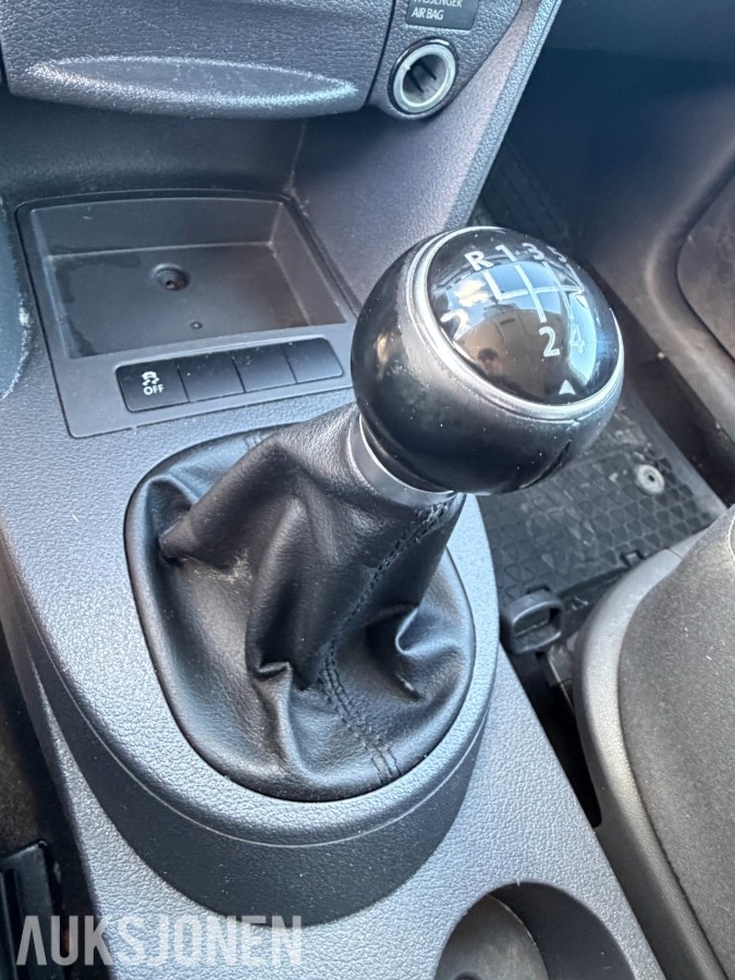 VOLKSWAGEN CADDY 7 seter 119921km