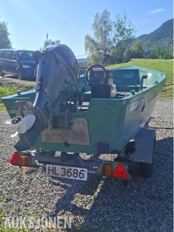 2004 pioner med 2025 motor og registrert gaupen henger