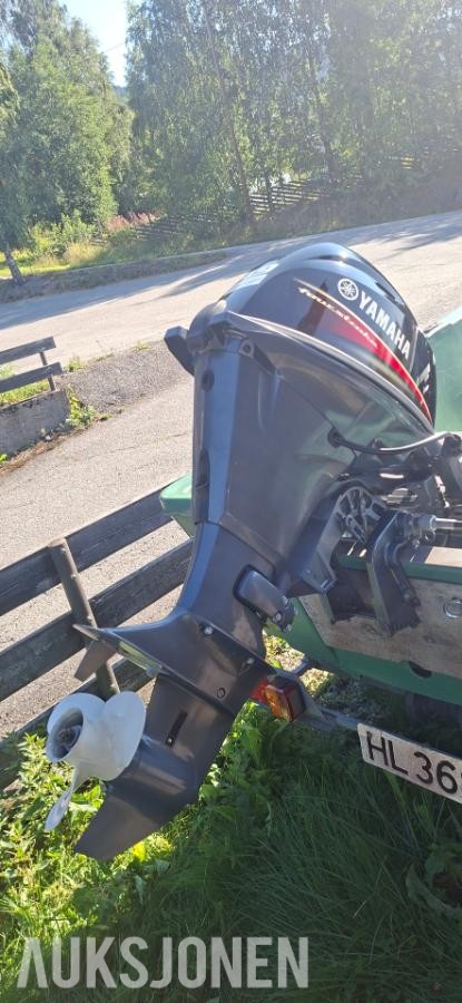 2004 pioner med 2025 motor og registrert gaupen henger