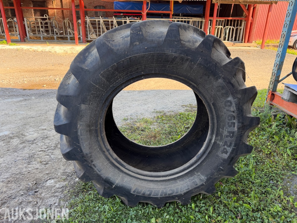 Michelin 440/65 R24 
