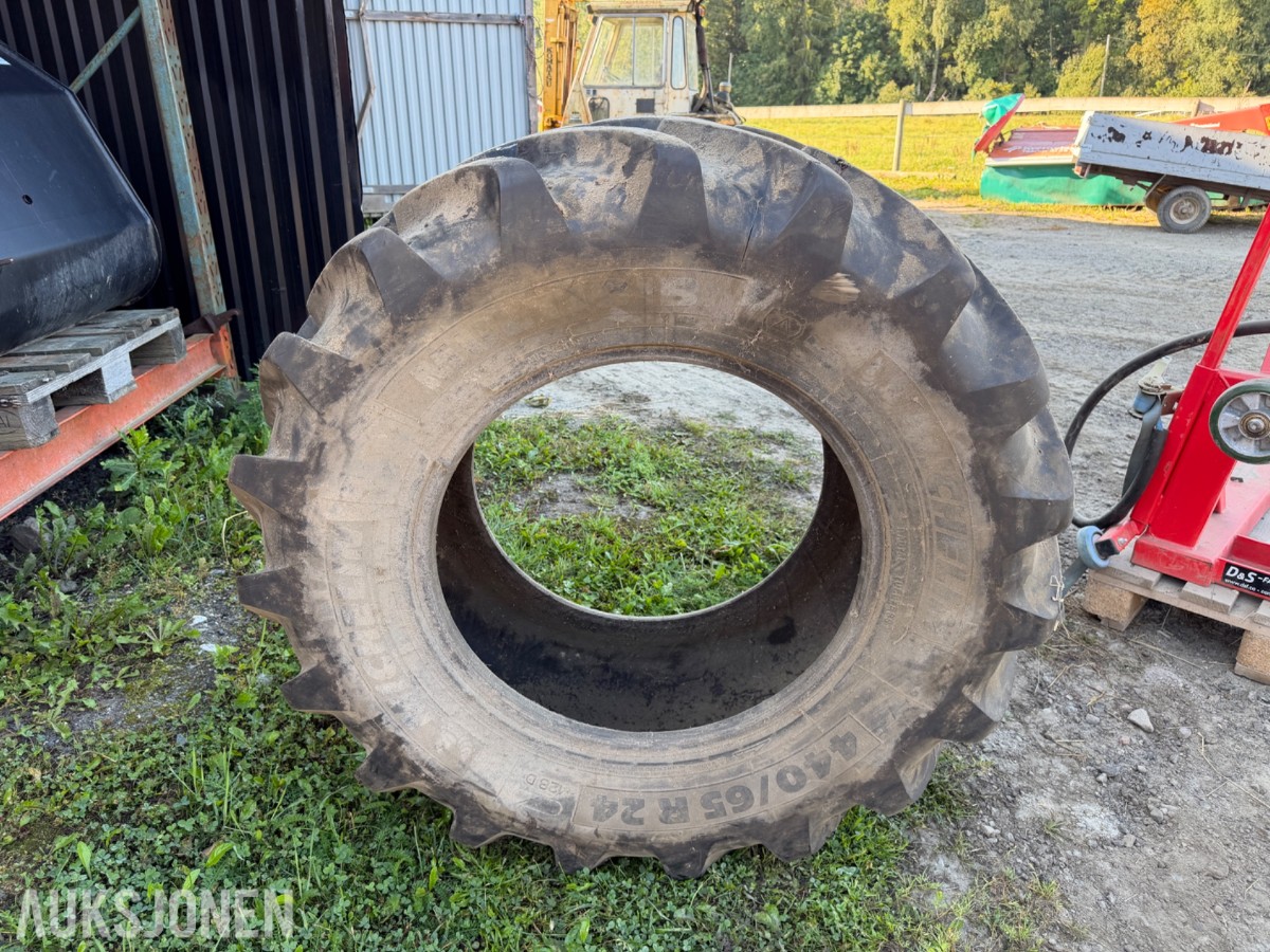 Michelin 440/65 R24 
