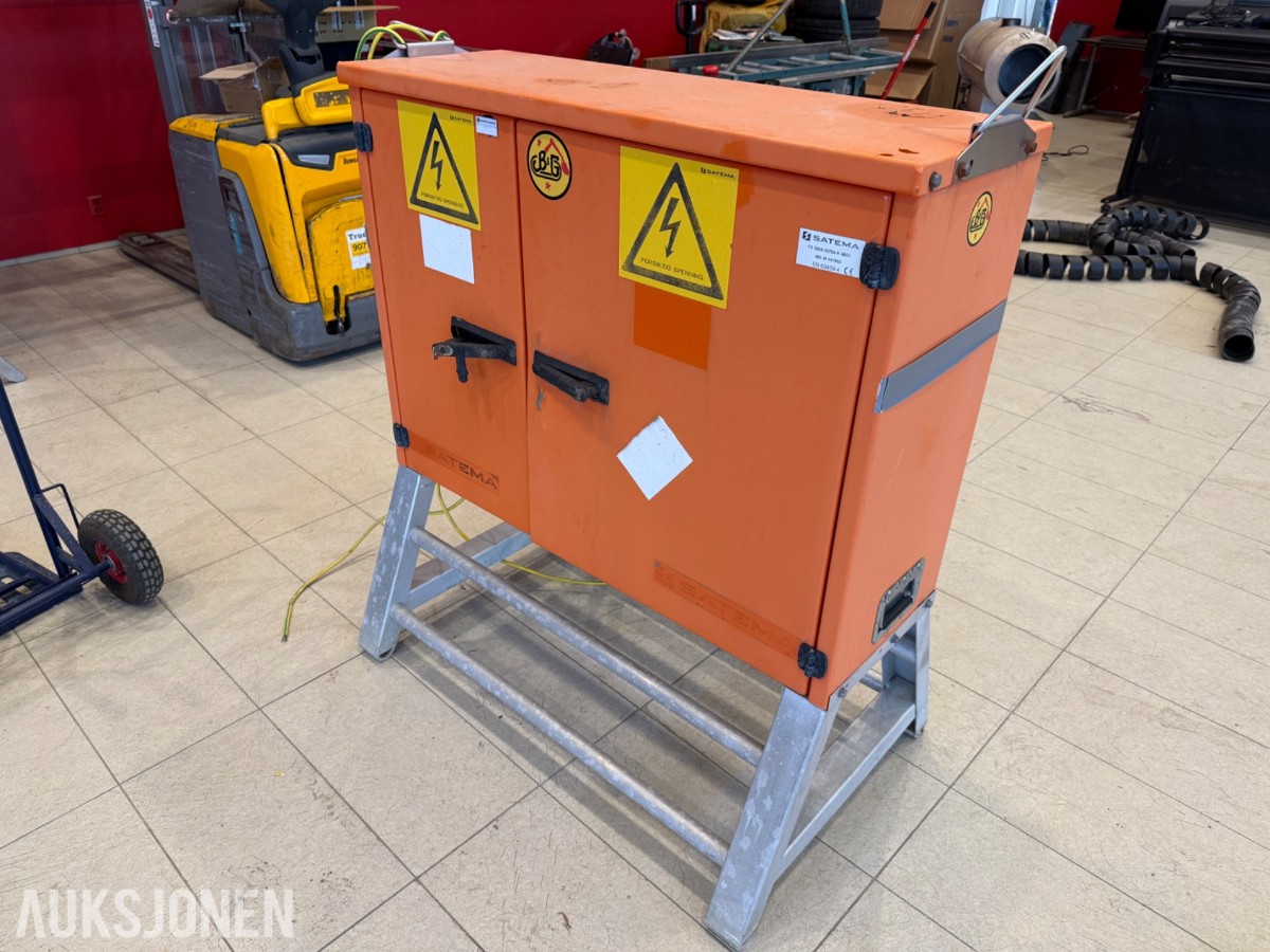 Byggestrømsentral / fordelingssentral med 230V og 400V uttak
