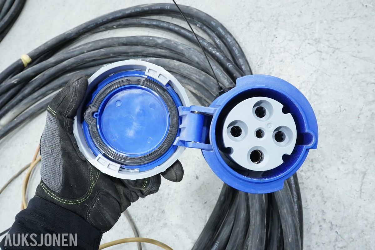Malmbergs industrikabler 32A/63A med CEE-kontakter og overgangsboks