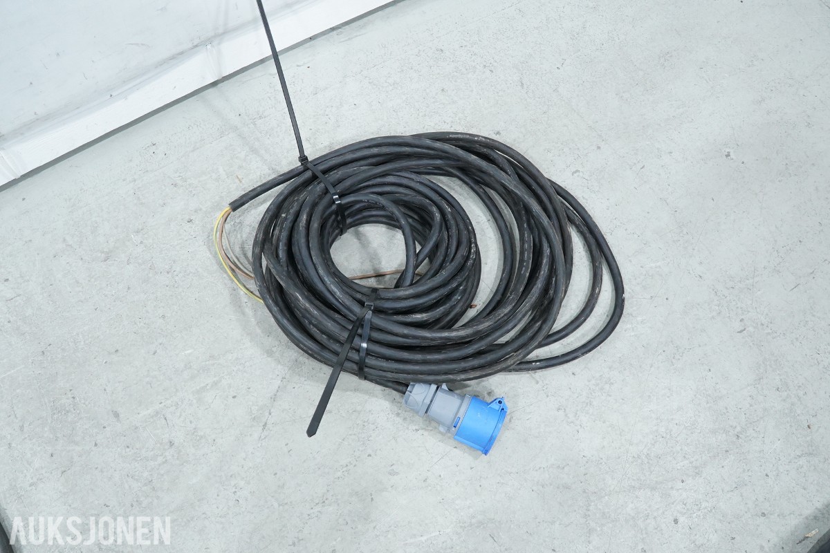 Malmbergs industrikabler 32A/63A med CEE-kontakter og overgangsboks
