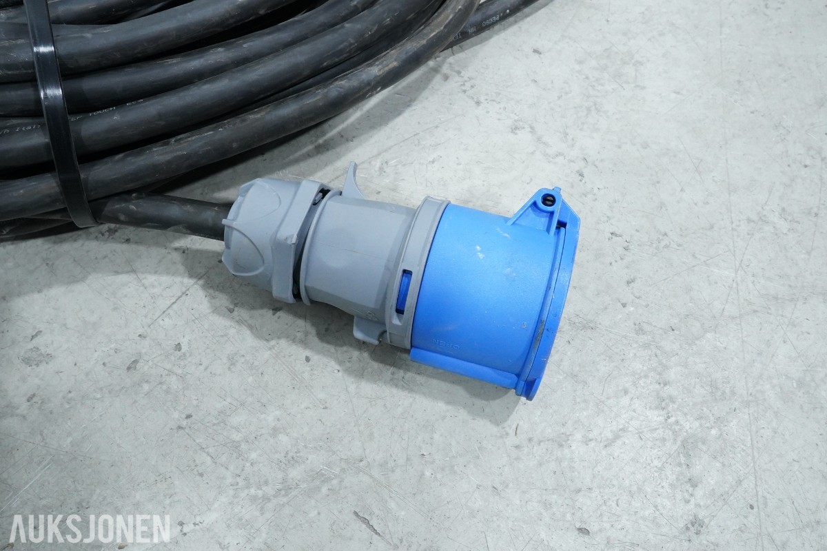 Malmbergs industrikabler 32A/63A med CEE-kontakter og overgangsboks