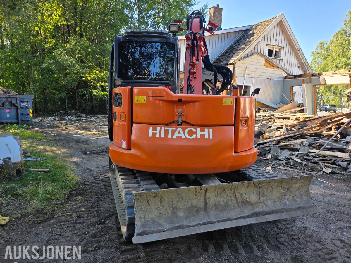 2016 Hitachi ZX85US-5A beltegraver 8 T engcon rotortilt-pusseskuffe-smalskuffe-sentralsmæring