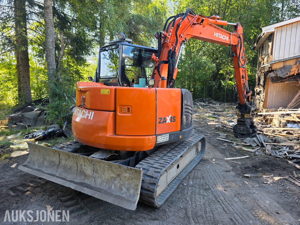 2016 Hitachi ZX85US-5A beltegraver 8 T engcon rotortilt-pusseskuffe-smalskuffe-sentralsmæring