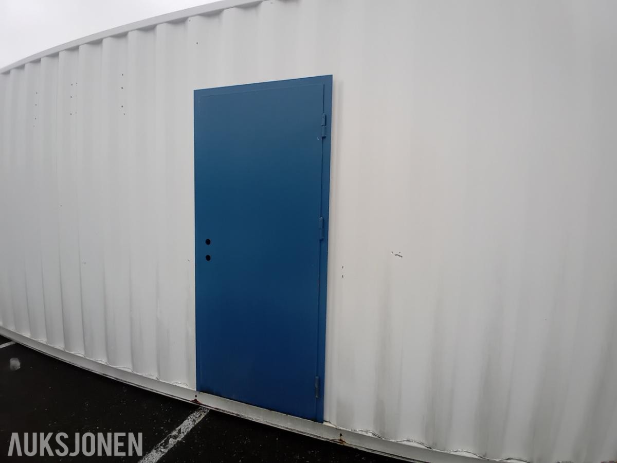 Solid 40' High Cube container selges!