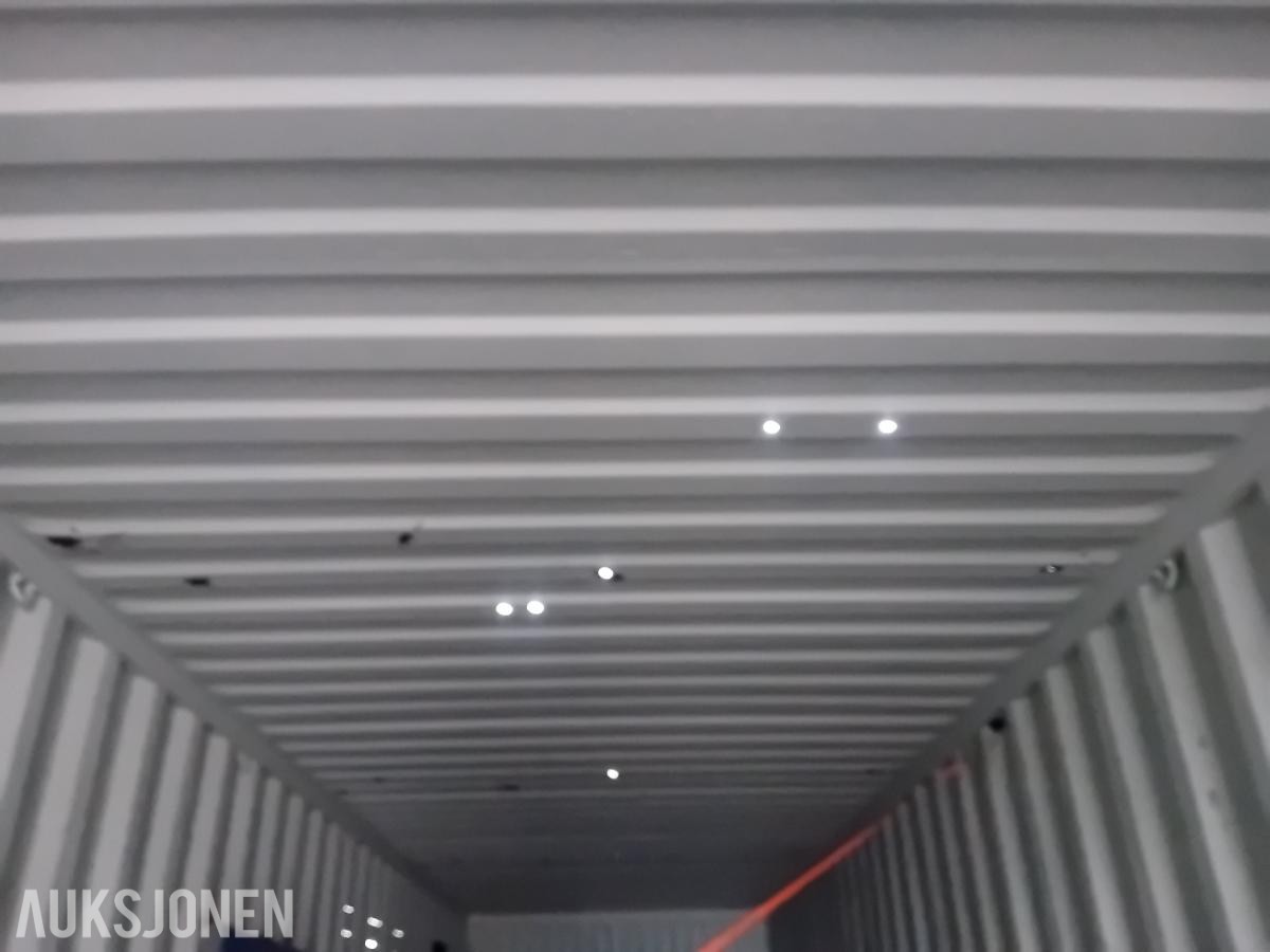 Solid 40' High Cube container selges!