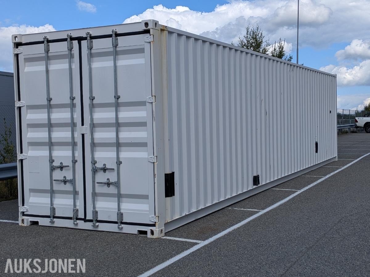 Solid 40' High Cube container selges!